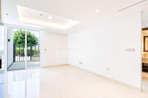 Duplex de 3 dormitorios en EMAAR Beachfront, UAE No. 221507 4