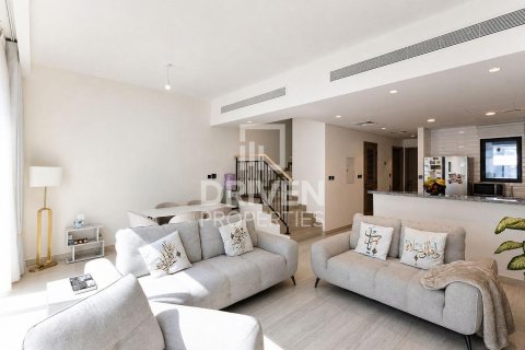 Townhouse de 5 dormitorios en Damac Lagoons, UAE No. 223085 6