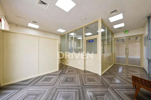 Warehouse de 2097.56m² en Dubai, UAE No. 193847