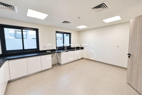 Villa de 5 dormitorios en Al Shamkha, UAE No. 224185 6
