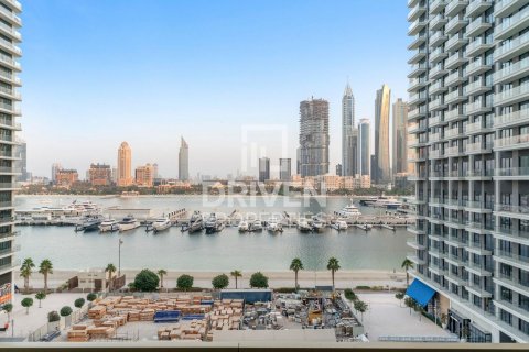 2 bedrooms Apartment in EMAAR Beachfront, UAE No. 212831 5