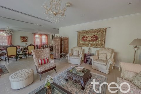 Villa de 4 chambres à Legacy, UAE No. 222749 6