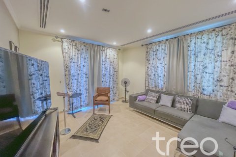 Villa de 4 chambres à Legacy, UAE No. 222749 10