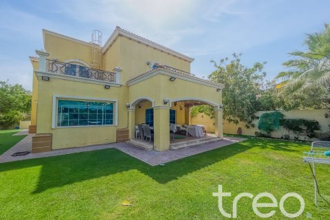 Villa de 4 chambres à Legacy, UAE No. 222749 3