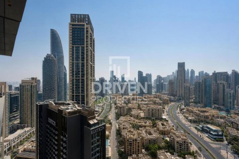 Квартира с 2 спальнями в Boulevard Point, ОАЭ №218637 17