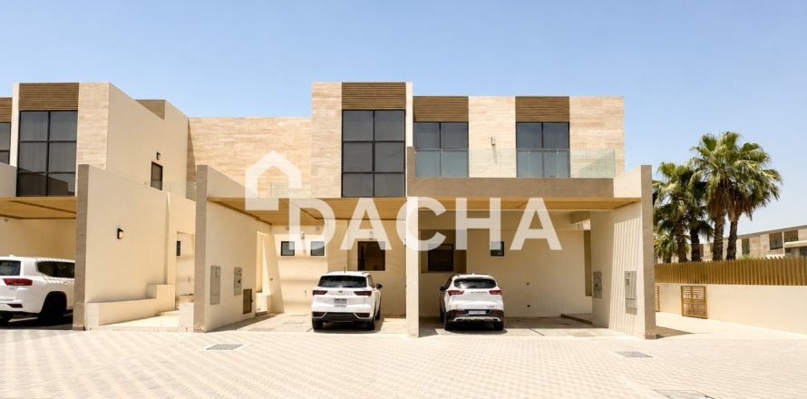 3 bedrooms Townhouse in District 11, UAE No. 163488