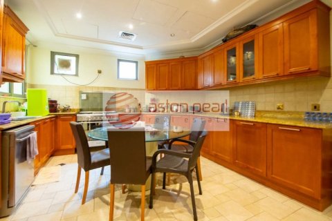 5 غرفة نوم  فيلا في Garden Homes Frond K, الإمارات العربية المتحدة رقم 8658 21