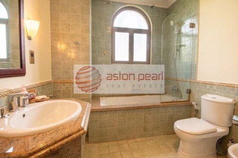 5 غرفة نوم  فيلا في Garden Homes Frond K, الإمارات العربية المتحدة رقم 8658 16
