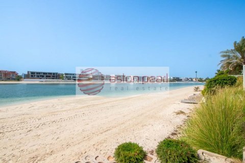 5 غرفة نوم  فيلا في Garden Homes Frond K, الإمارات العربية المتحدة رقم 8658 15