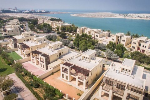 5 bedrooms Villa in Ras Al Khaimah, UAE No. 183801 8