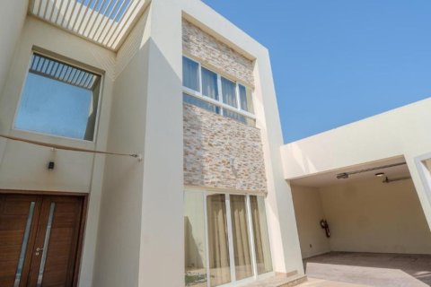 5 bedrooms Villa in Ras Al Khaimah, UAE No. 183801 9