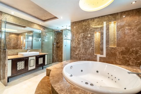 Villa de 5 chambres à Jumeirah Islands, UAE No. 224618 13