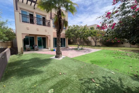 Villa de 2 chambres à Jumeirah Village Triangle, UAE No. 224598