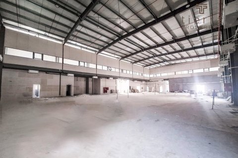 2034.6m² Warehouse in Al Khawaneej, UAE No. 38881