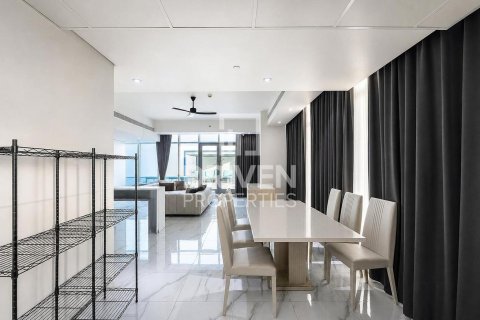 Penthouse de 3 dormitorios en District 15, UAE No. 215185 10