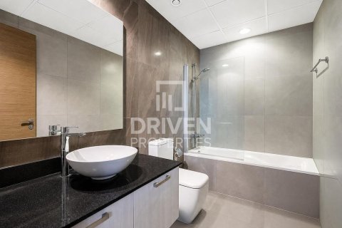 Penthouse de 3 dormitorios en District 15, UAE No. 215185 23