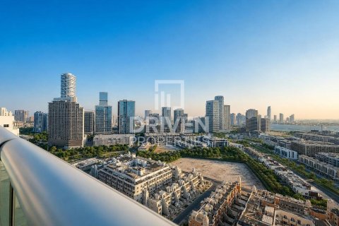 Penthouse de 3 dormitorios en District 15, UAE No. 215185 21