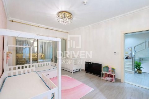 Villa de 6 dormitorios en Jumeirah Village Circle, UAE No. 221538 10