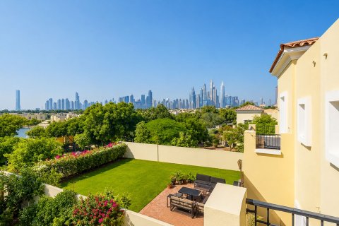 Townhouse de 3 dormitorios en The Lakes, UAE No. 196873