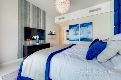 Квартира с 2 спальнями в EMAAR Beachfront, ОАЭ №4849 6