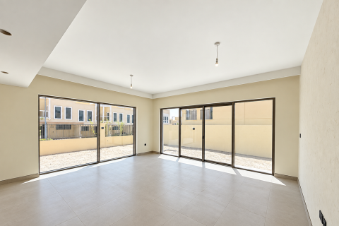 Townhouse de 5 dormitorios en Damac Lagoons, UAE No. 215393 9