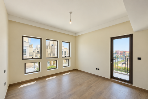 Townhouse de 5 dormitorios en Damac Lagoons, UAE No. 215393 8