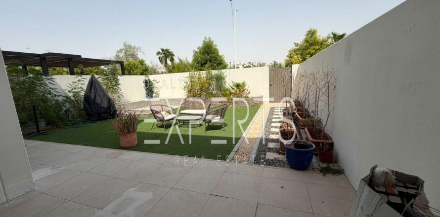 Villa de 3 dormitorios en Yas Acres, UAE No. 224294