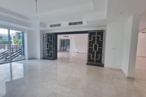 Villa de 6 dormitorios en Al Maqtaa, UAE No. 36756 10