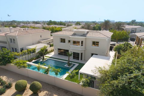 Villa de 5 dormitorios en Arabian Ranches, UAE No. 202413