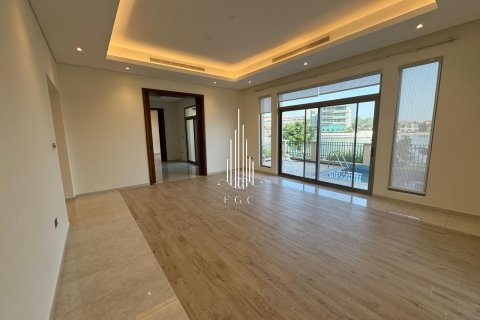 5 bedrooms Villa in Al Raha Beach, UAE No. 29335