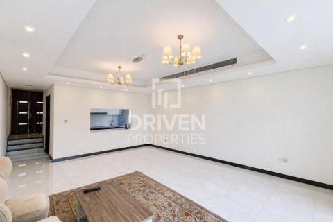 Villa de 3 dormitorios en Al Barsha South, UAE No. 218305 4