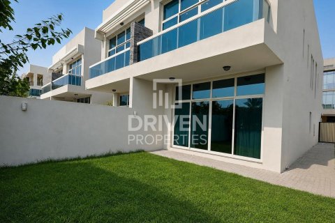 Villa de 3 dormitorios en Al Barsha South, UAE No. 218305 15