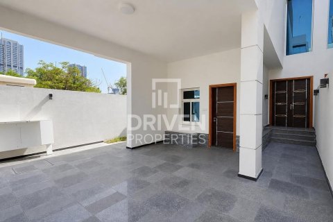 Villa de 3 dormitorios en Al Barsha South, UAE No. 218305 17
