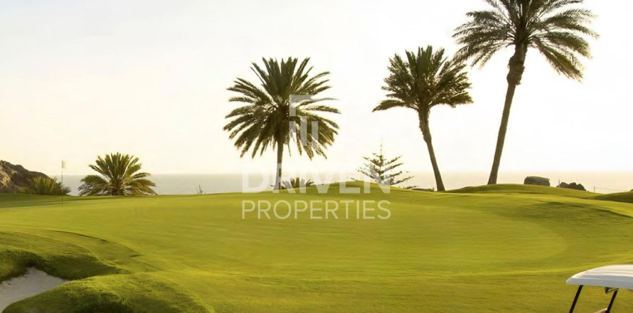 Вилла с 4 спальнями в EMAAR South, ОАЭ №221130