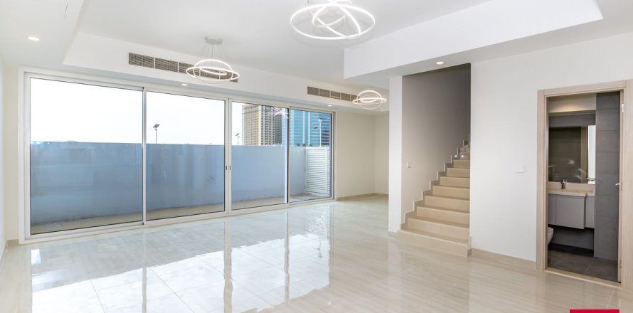 Townhouse de 4 dormitorios en Dubai Sports City, UAE No. 208498