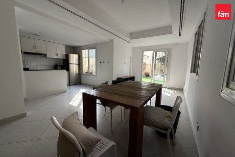 Villa de 2 dormitorios en Dubai, UAE No. 203436 4