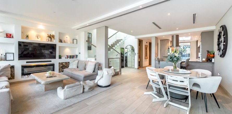 3 bedrooms Townhouse in Jumeirah Village Circle, UAE No. 217106