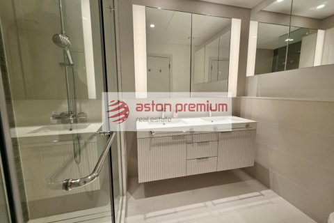 Квартира с 2 спальнями в EMAAR Beachfront, ОАЭ №203242 17