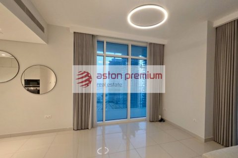 Квартира с 2 спальнями в EMAAR Beachfront, ОАЭ №203242 11