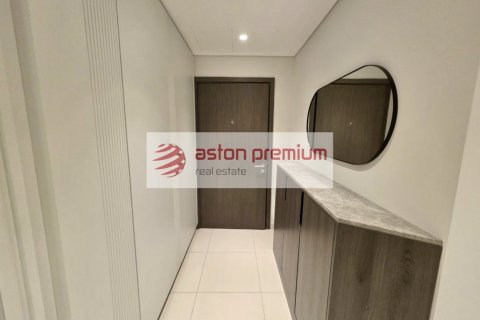 Квартира с 2 спальнями в EMAAR Beachfront, ОАЭ №203242 9