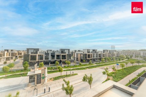 Villa de 4 dormitorios en Dubai, UAE No. 205536 3
