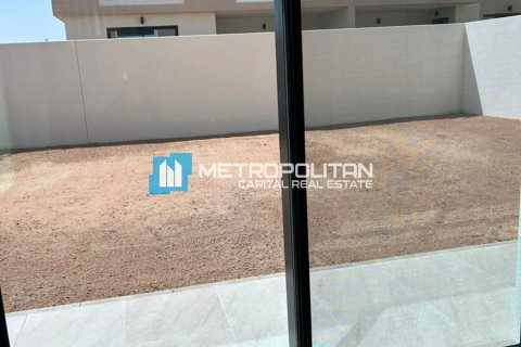 Villa de 4 dormitorios en  Yas Island, UAE No. 145172 13