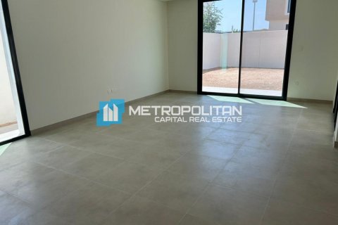 Villa de 4 dormitorios en  Yas Island, UAE No. 145172 3