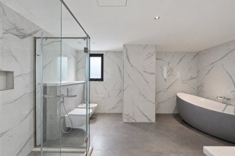 Вилла с 4 спальнями в Jumeirah Islands, ОАЭ №225570 23