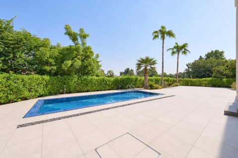 Вилла с 4 спальнями в Jumeirah Islands, ОАЭ №225570 4