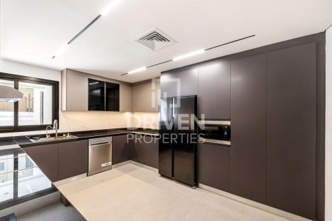 Villa de 4 dormitorios en Umm Suqeim, UAE No. 223194 9