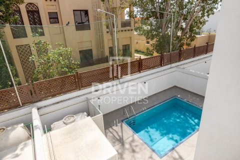 Villa de 4 dormitorios en Umm Suqeim, UAE No. 223194 20