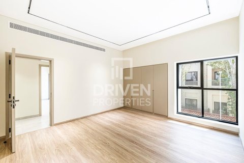 Villa de 4 dormitorios en Umm Suqeim, UAE No. 223194 17