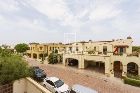 Villa de 3 chambres à Mirdif, UAE No. 202220 25