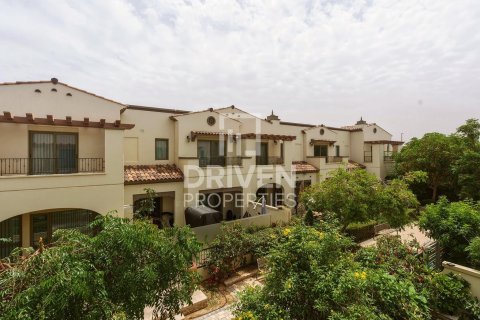 Villa de 3 chambres à Mirdif, UAE No. 202220 26